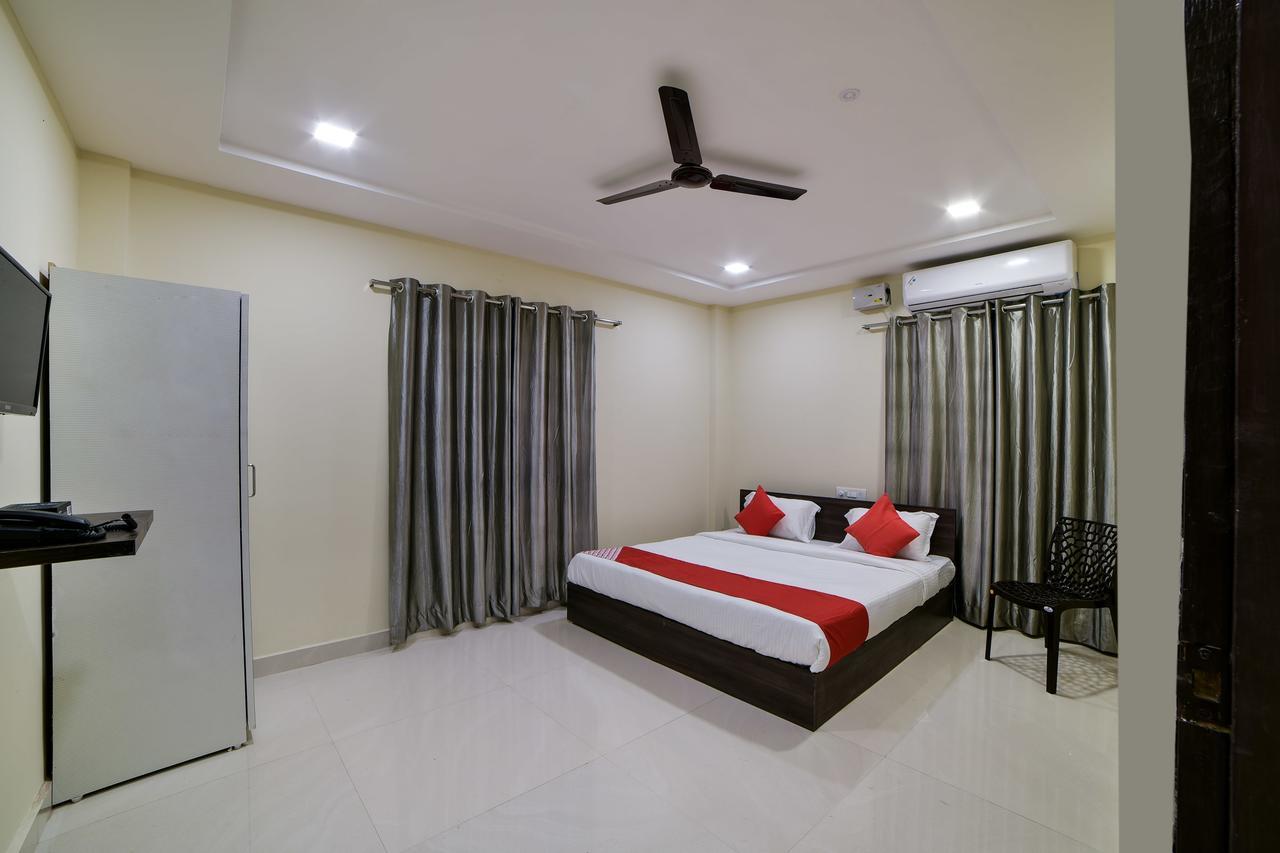 Oyo 16606 Iconic Living Hotel Hyderabad Ngoại thất bức ảnh
