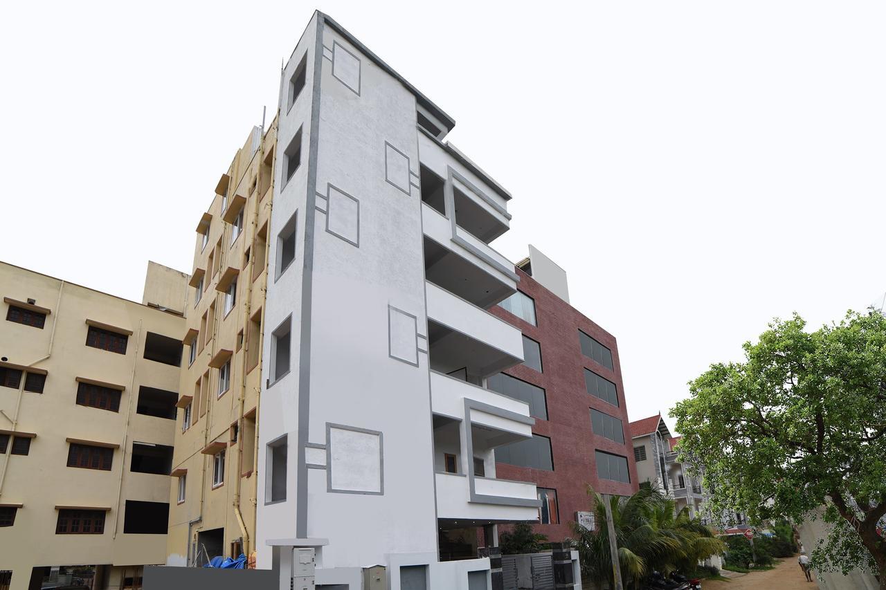 Oyo 16606 Iconic Living Hotel Hyderabad Ngoại thất bức ảnh