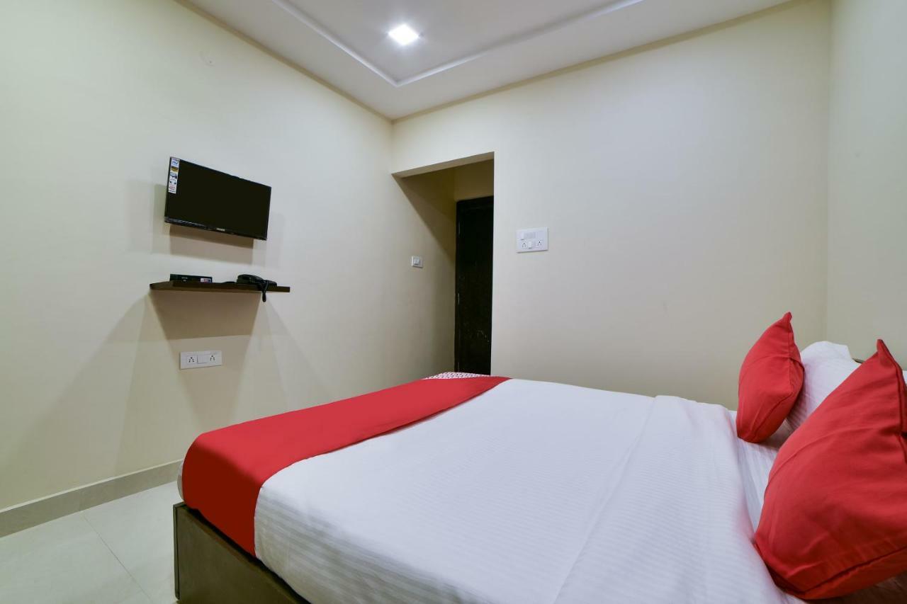 Oyo 16606 Iconic Living Hotel Hyderabad Ngoại thất bức ảnh