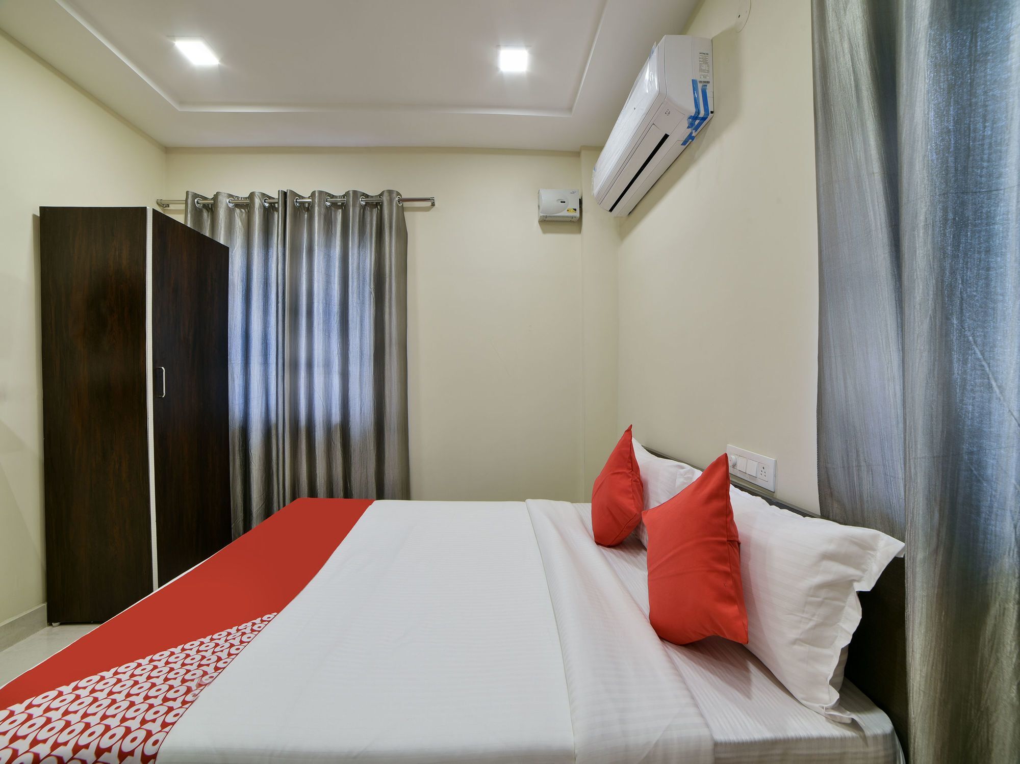 Oyo 16606 Iconic Living Hotel Hyderabad Ngoại thất bức ảnh